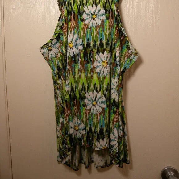 Green Floral Beaded Halter Style Top 1X - Picture 4 of 12